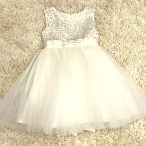 Girls flower girl dress